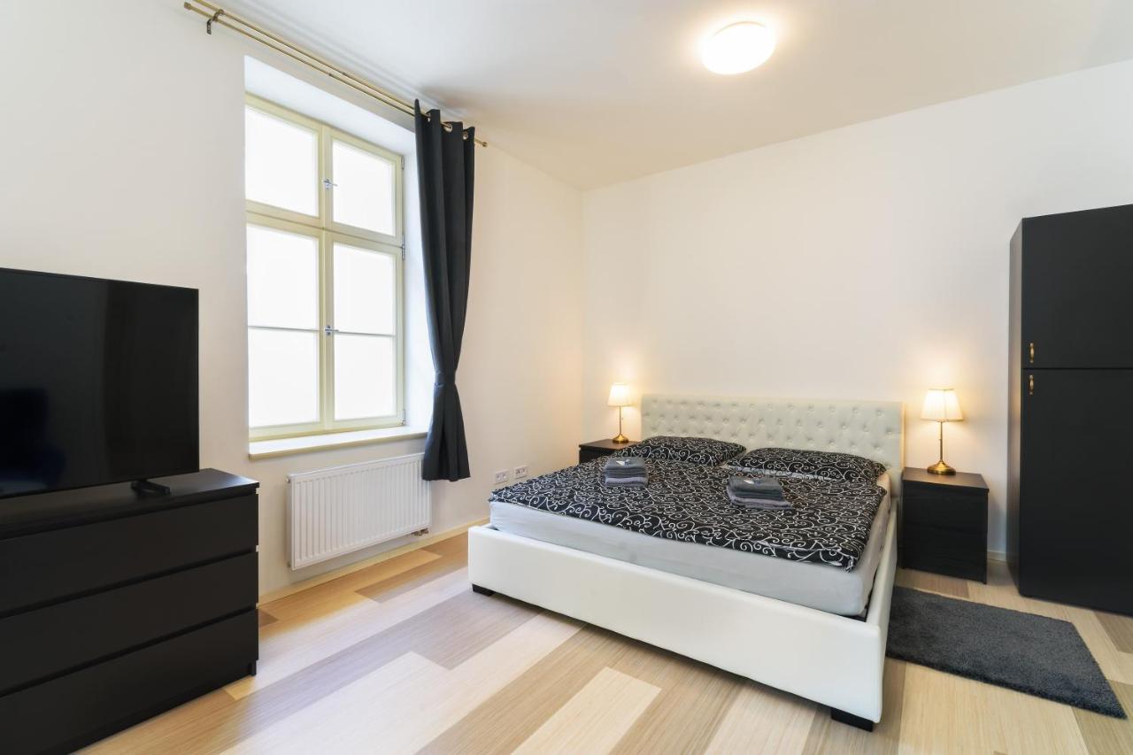 Pilsner Apartments - U Matky Bozi Plzeň Exteriör bild